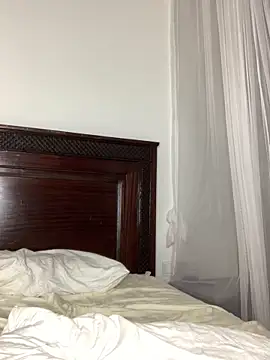 Snapshot of madell chatting on October 20, 2025, 2:23 am madell online show from October 20, 2025, 2:23 am