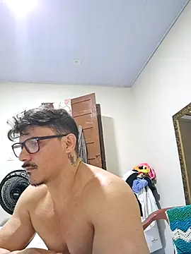 Snapshot of casaputo41 chatting on February 8, 2025, 11:45 pm casaputo41 online show from February 8, 2025, 11:45 pm