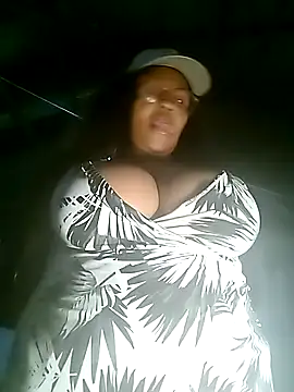 Snapshot of bubblendz1988 chatting on October 18, 2025, 5:14 pm bubblendz1988 online show from October 18, 2025, 5:14 pm