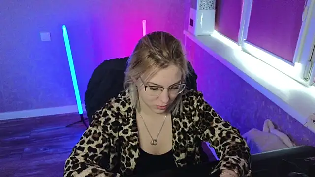 HotBrandyX online show from March 9, 2025, 3:43 am