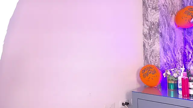 Snapshot of Pocahontas_BGB chatting on October 28, 2025, 8:22 pm Pocahontas BGB online show from October 28, 2025, 8:22 pm