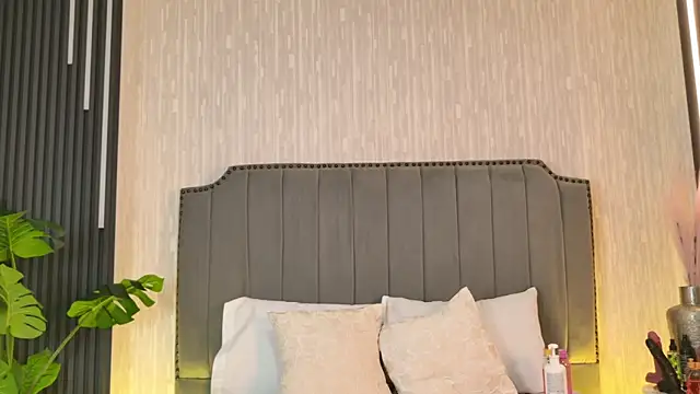 Snapshot of Pocahontas_BGB chatting on December 13, 2025, 8:36 pm Pocahontas BGB online show from December 13, 2025, 8:36 pm