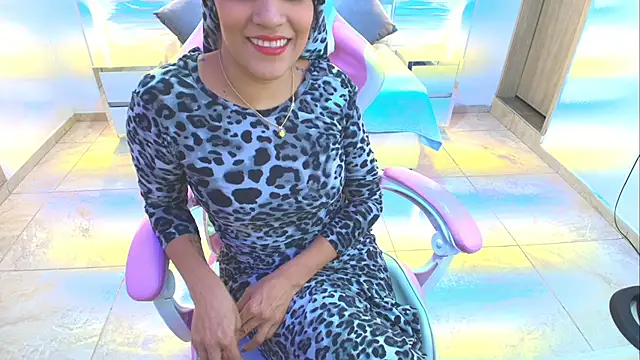 Snapshot of Zulema_hamdi chatting on February 20, 2025, 7:19 pm Zulema hamdi online show from February 20, 2025, 7:19 pm