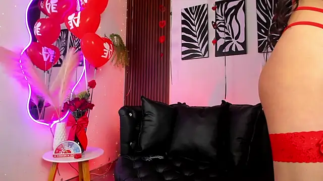Snapshot of Georgina_caruso chatting on February 14, 2025, 8:05 pm Georgina caruso online show from February 14, 2025, 8:05 pm