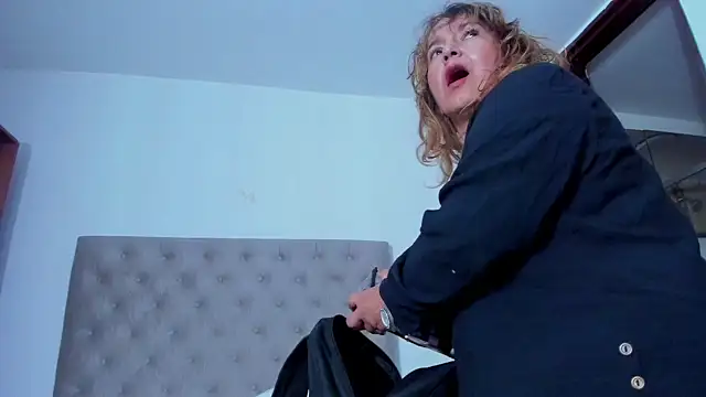 Dayana  Ospina online show from February 21, 2025, 10:26 pm