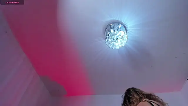 Dayana  Ospina online show from March 8, 2025, 7:53 pm