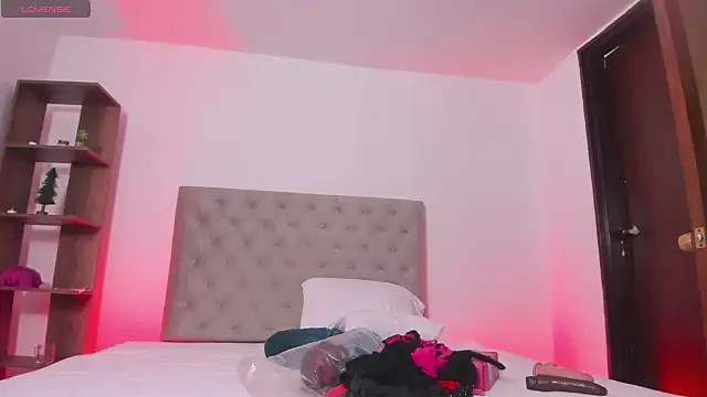 Dayana  Ospina online show from March 11, 2025, 2:18 pm