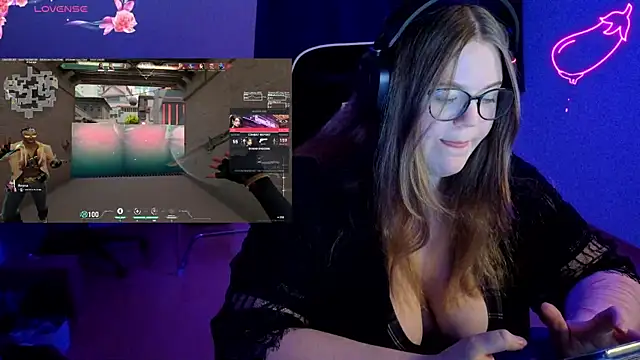 EveBaker04 online show from December 18, 2025, 8:15 pm