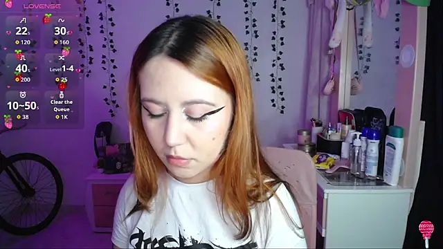 Snapshot of _codeline chatting on November 11, 2025, 4:12 am codeline online show from November 11, 2025, 4:12 am