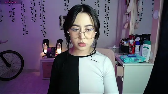 Snapshot of _codeline chatting on November 27, 2025, 4:58 am codeline online show from November 27, 2025, 4:58 am