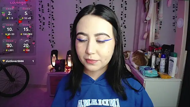 Snapshot of _codeline chatting on December 3, 2025, 5:37 am codeline online show from December 3, 2025, 5:37 am