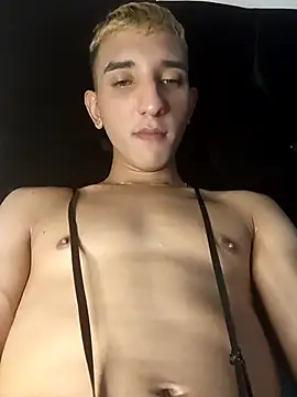 Snapshot of manu_stiv chatting on March 8, 2025, 12:22 am manu stiv online show from March 8, 2025, 12:22 am