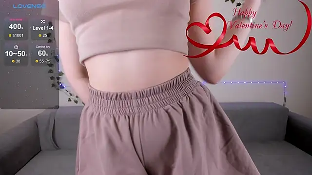 EmmyStar  online show from February 13, 2025, 5:33 pm