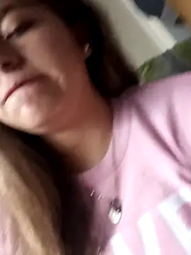 Snapshot of Kitten_Cam chatting on October 31, 2025, 12:50 pm Kitten Cam online show from October 31, 2025, 12:50 pm