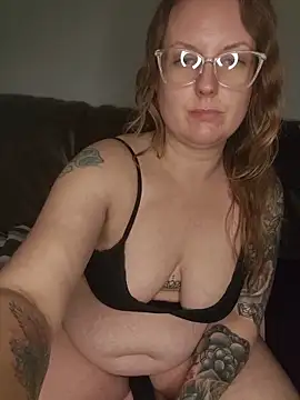 TattedMamaXOXO online show from December 16, 2025, 3:44 am