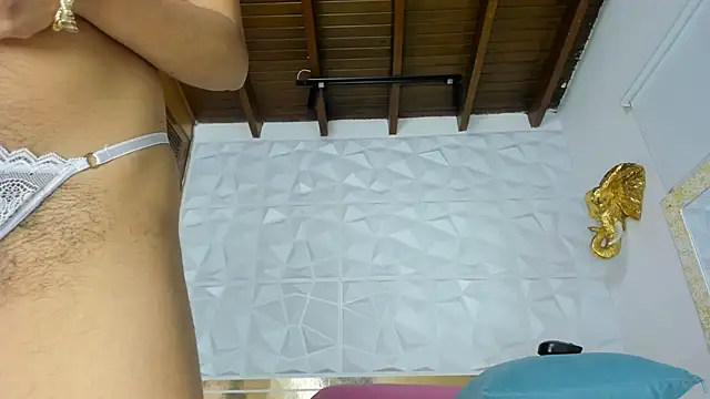 Sara Collinnss online show from November 14, 2025, 12:37 pm