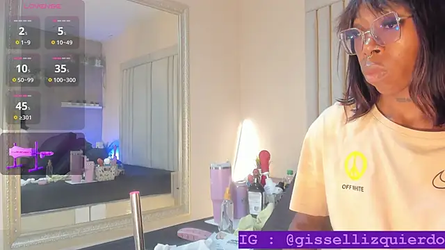 Snapshot of Liincostelloo chatting on November 11, 2025, 7:36 pm Liincostelloo online show from November 11, 2025, 7:36 pm