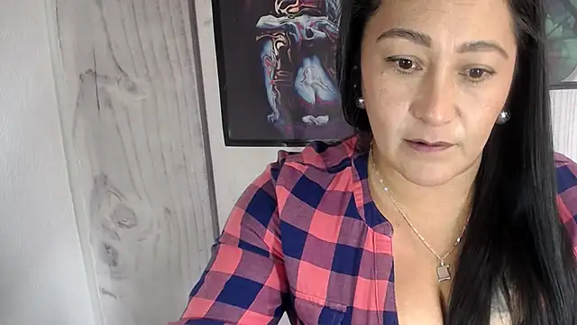 JULIANAWET69 online show from October 26, 2025, 5:30 pm