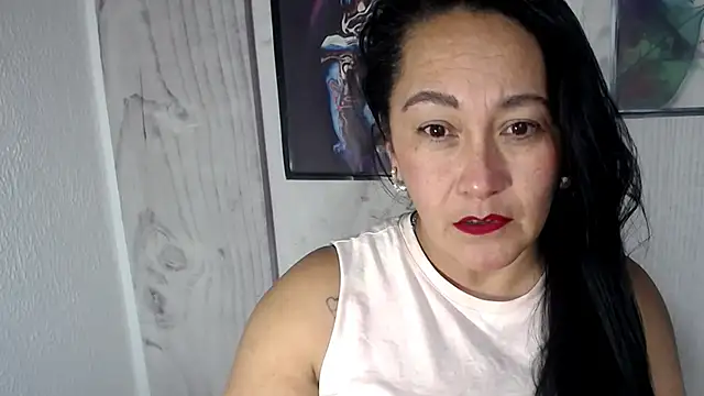 JULIANAWET69 online show from December 2, 2025, 4:29 am