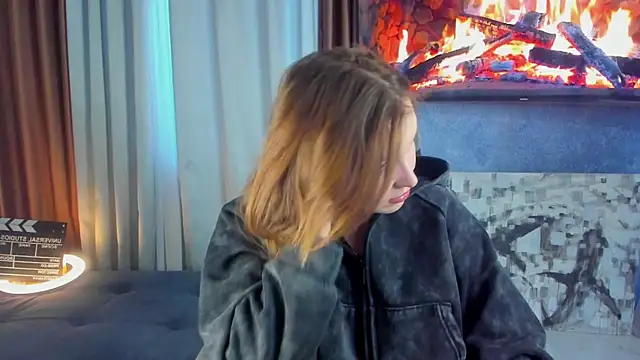 Snapshot of Nerdy_Jenny chatting on January 19, 2025, 8:29 am Nerdy Jenny online show from January 19, 2025, 8:29 am