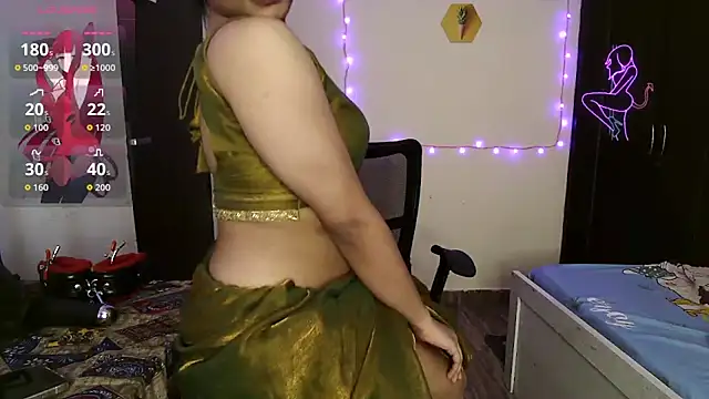 Snapshot of night_queen07 chatting on November 14, 2025, 9:19 am night queen07 online show from November 14, 2025, 9:19 am