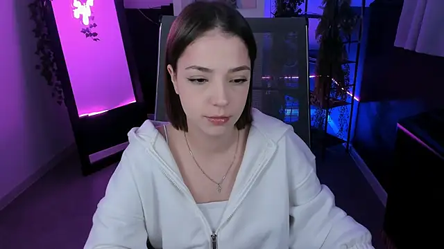 Snapshot of PamBeesly chatting on October 21, 2025, 6:36 am PamBeesly online show from October 21, 2025, 6:36 am