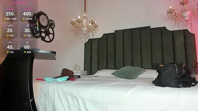 Snapshot of AnthonelaRusso_ chatting on September 30, 2025, 4:06 am AnthonelaRusso online show from September 30, 2025, 4:06 am