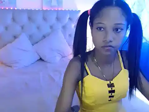 LITTLEDOLLHOT online show from January 21, 2025, 6:23 pm