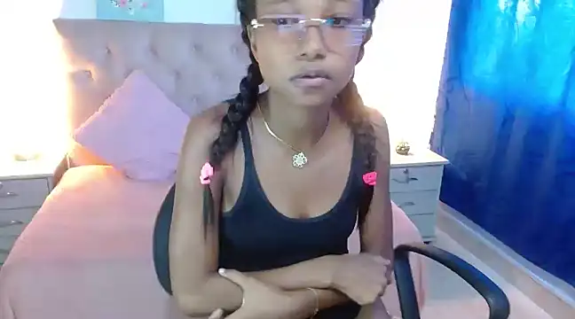 LITTLEDOLLHOT online show from January 24, 2025, 8:54 pm