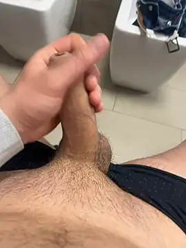 Snapshot of Greeneyes0820 chatting on February 14, 2025, 6:45 am Greeneyes0820 online show from February 14, 2025, 6:45 am