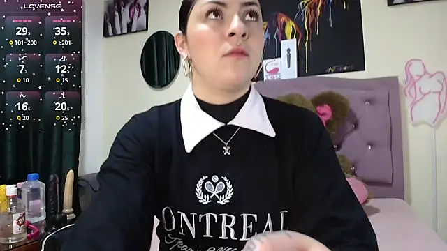 Emmie Hot online show from October 24, 2025, 12:01 pm