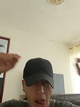 Snapshot of Diegosavage3 chatting on February 19, 2025, 9:03 pm Diegosavage3 online show from February 19, 2025, 9:03 pm