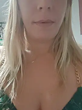 SweetyNinaOff1 online show from October 15, 2025, 12:22 am