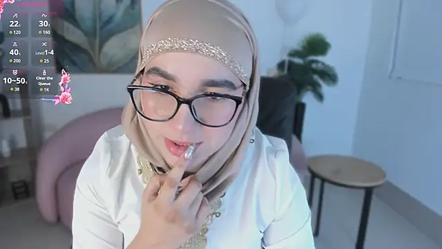 Snapshot of Ayha_khalaf chatting on September 21, 2025, 1:29 am Ayha khalaf online show from September 21, 2025, 1:29 am