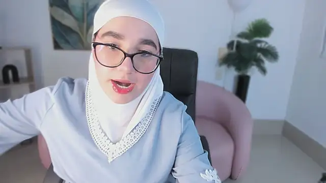 Snapshot of Ayha_khalaf chatting on September 23, 2025, 1:41 am Ayha khalaf online show from September 23, 2025, 1:41 am