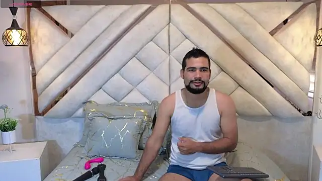 luxurycoupl online show from January 29, 2025, 12:24 pm