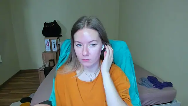 EmilyPaw online show from February 22, 2025, 10:40 am