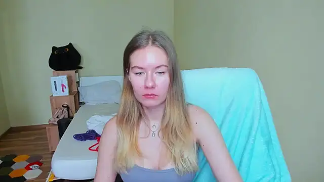 EmilyPaw online show from March 21, 2025, 10:39 am