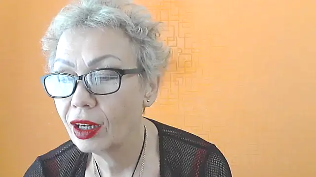 NessyJenixs online show from November 5, 2025, 7:30 am