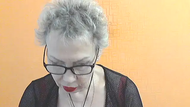 NessyJenixs online show from November 29, 2025, 7:55 am