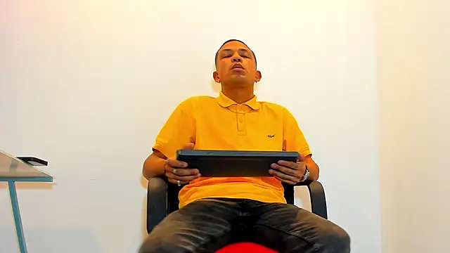 Snapshot of carlos_alber12 chatting on February 4, 2025, 2:39 am carlos alber12 online show from February 4, 2025, 2:39 am