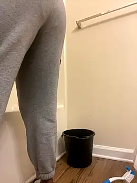 theprettysoles online show from October 6, 2025, 9:23 pm