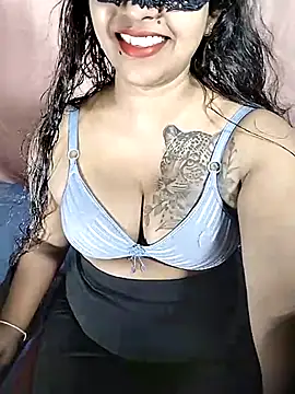 Snapshot of Sexy-Monikaa chatting on October 18, 2025, 1:56 pm Sexy-Monikaa online show from October 18, 2025, 1:56 pm