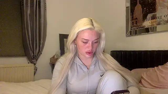 Snapshot of blissdimicco chatting on January 29, 2025, 7:11 pm blissdimicco online show from January 29, 2025, 7:11 pm
