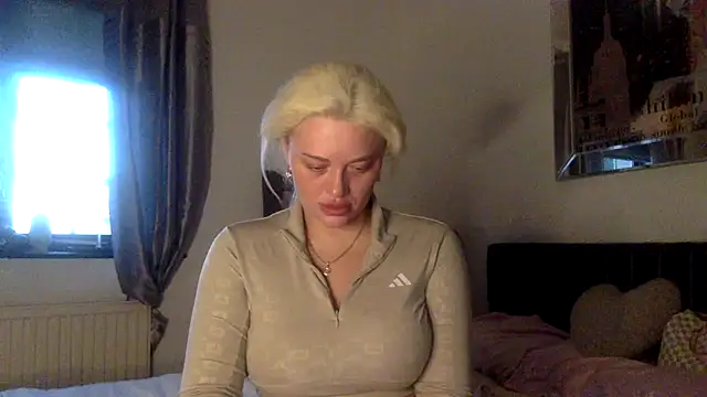 Snapshot of blissdimicco chatting on February 6, 2025, 4:58 pm blissdimicco online show from February 6, 2025, 4:58 pm