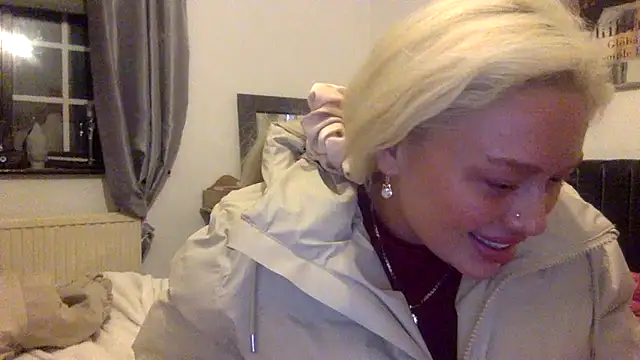 Snapshot of blissdimicco chatting on February 7, 2025, 7:06 pm blissdimicco online show from February 7, 2025, 7:06 pm