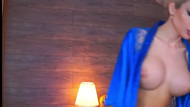 Snapshot of Juicy_Jessye chatting on October 31, 2025, 8:43 pm Juicy Jessye online show from October 31, 2025, 8:43 pm