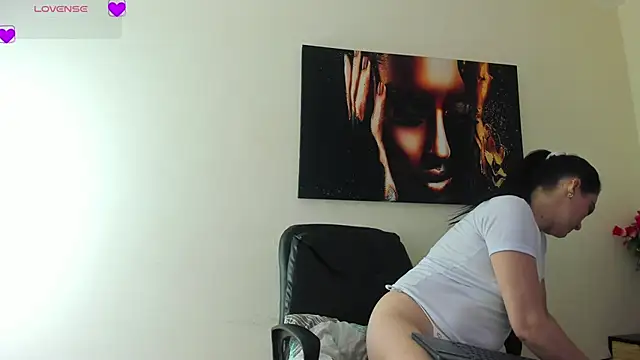 scarlet hit online show from November 13, 2025, 4:11 am