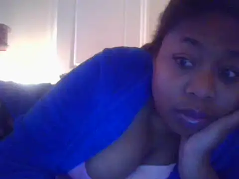Snapshot of angeliquebelcali chatting on March 10, 2025, 1:12 am angeliquebelcali online show from March 10, 2025, 1:12 am