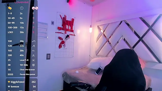 Snapshot of Belinda_Braund chatting on February 22, 2025, 3:56 am Belinda Braund online show from February 22, 2025, 3:56 am